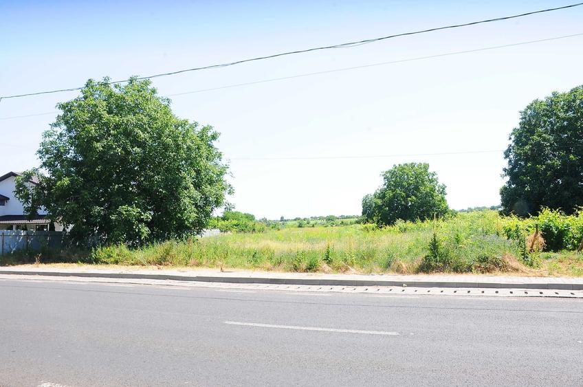 Vand teren intravilan+extravilan la Soseaua Focsani-Cotesti 7.309 mp, deschidere la sosea 24.5 metri, 2 drumuri de acces - 5