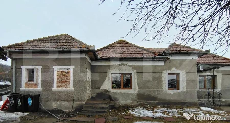 Proprietate cu 2 case, una fiind tradi?ionala, Dezmir - 10