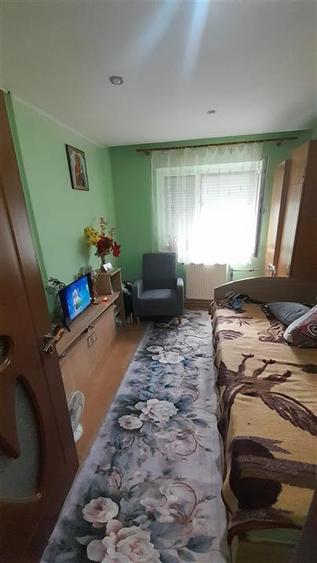 Apartament cu 4 camere decomandat, mobilat în Exterior Est
