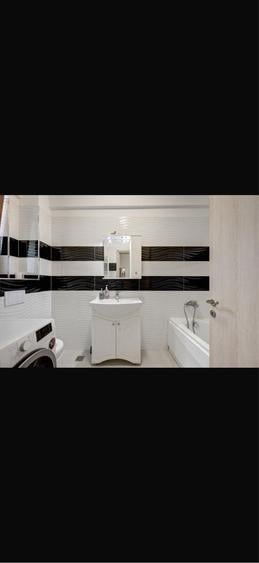 Apartament cu 3 camere decomandat în Jiului