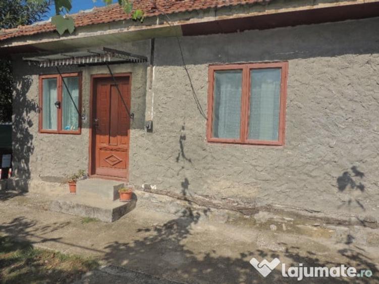 Casă cu 3 camere cu Teren 500 Mp în Vălenii de Munte