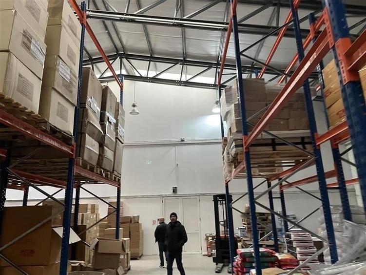 Spațiu industrial, de 1,525 mp, în Central