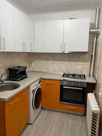 Garsonieră decomandată în Gorjului