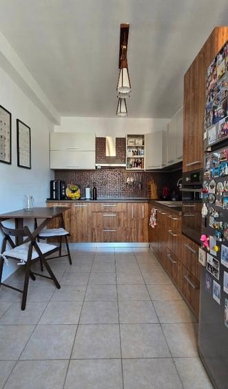 Apartament cu 3 camere decomandat, mobilat în Brâncoveanu