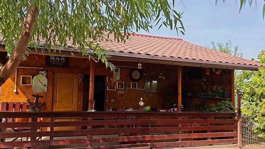Casă cu 2 camere cu Teren 1000 Mp în Central