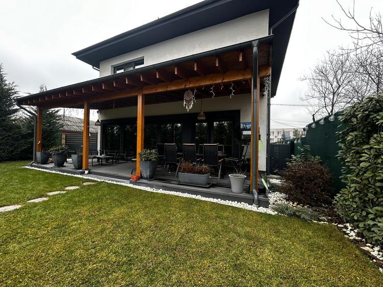Casă individuală cu 5 camere cu Canalizare în Odăi