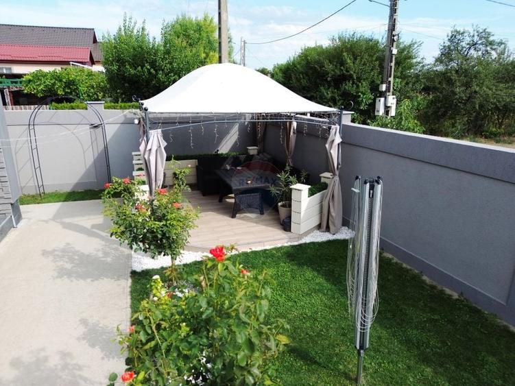 Casă individuală cu 4 camere cu Teren 1000 Mp în Șendreni