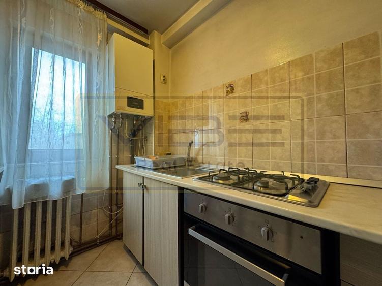 Apartament cu 2 camere semidecomandat, mobilat în Central