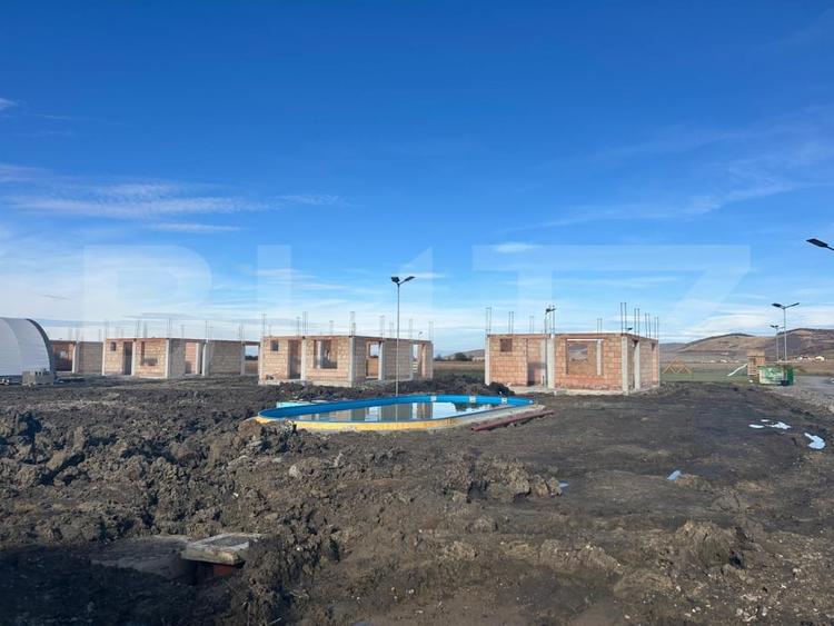 Casă individuală cu 4 camere cu Canalizare în Sângeorgiu de Mureș