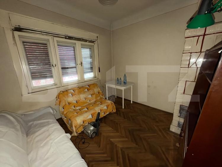 Apartament cu 4 camere decomandat, mobilat în Central