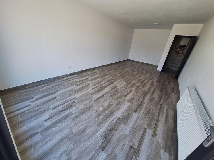 Spațiu comercial, de 35 mp, în Dărmănești