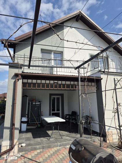 Casă cu 4 camere cu Teren 500 Mp în Stupini