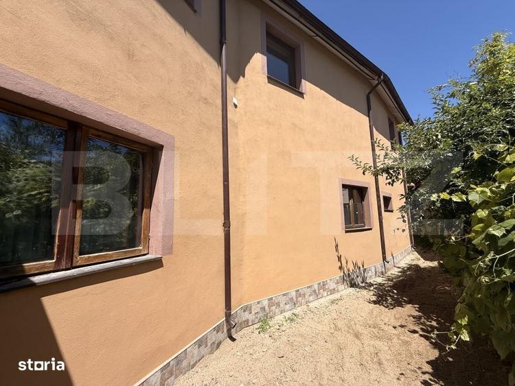 Casă cu 4 camere în Leamna de Jos