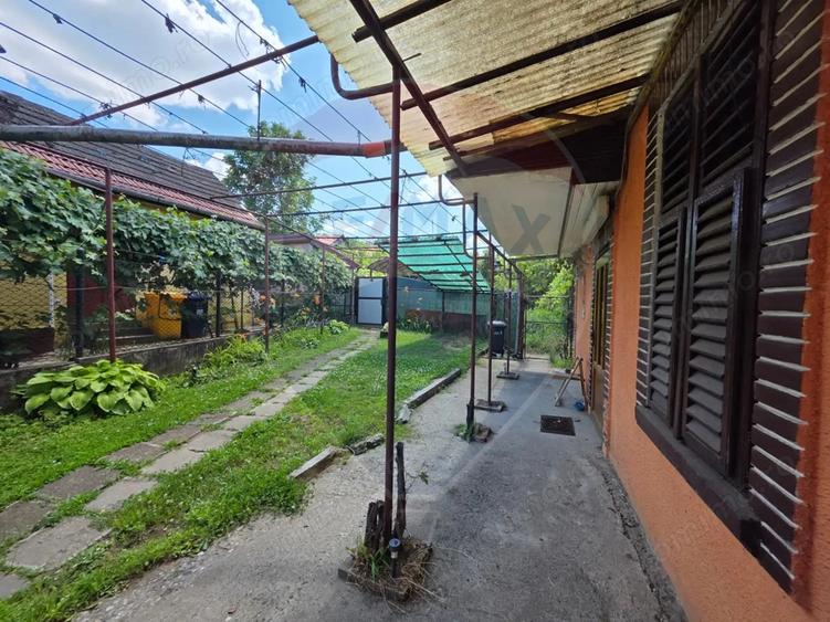 Apartament cu 3 camere decomandat, mobilat în Vitrometan