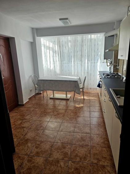 Apartament cu 2 camere decomandat în Mărăști