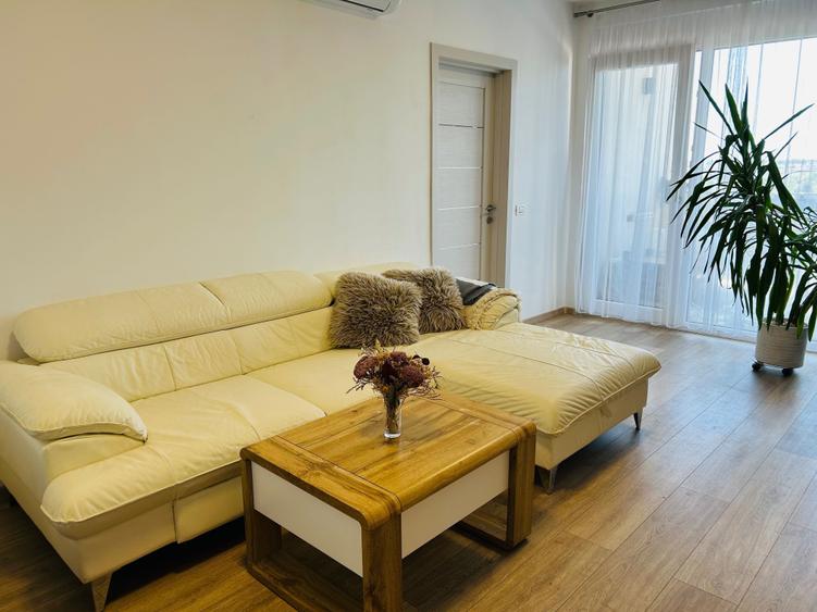 Apartament cu 2 camere decomandat în Exterior Vest