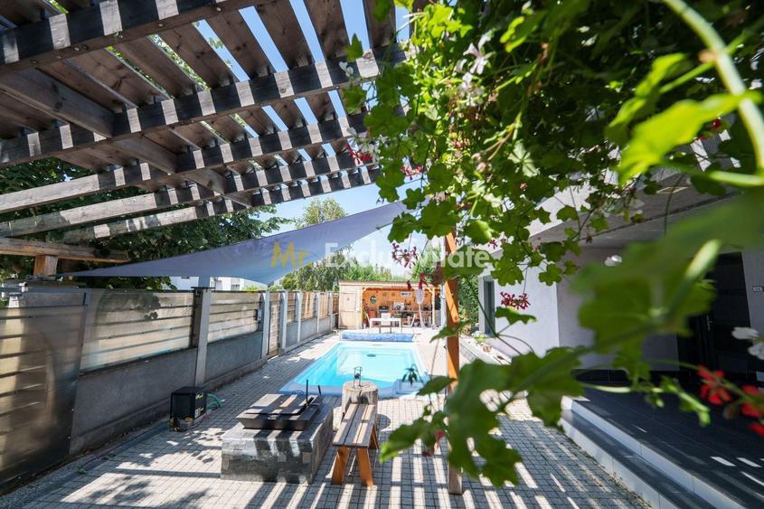 Casă individuală cu 6 camere cu Piscina în Cârcea