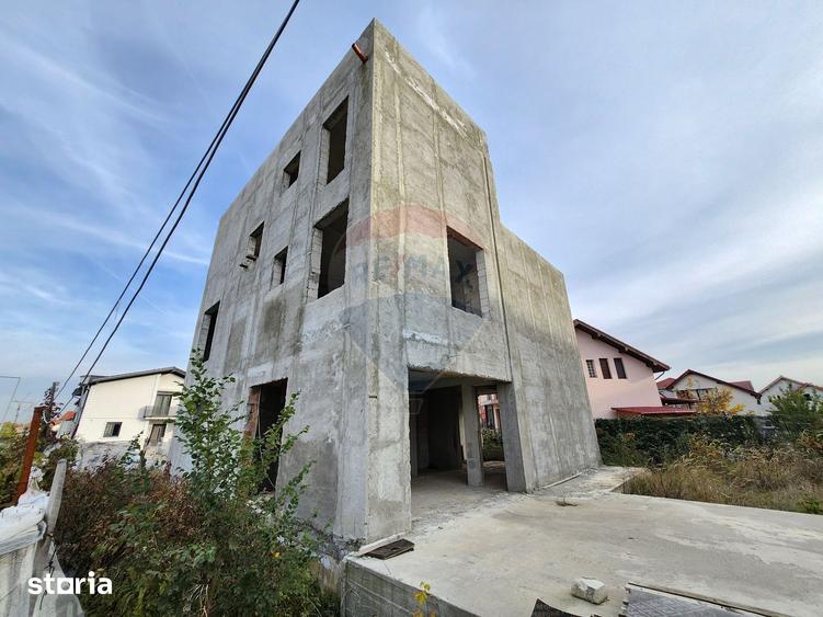 Casă cu 5 camere cu Teren 389 Mp în Aviației
