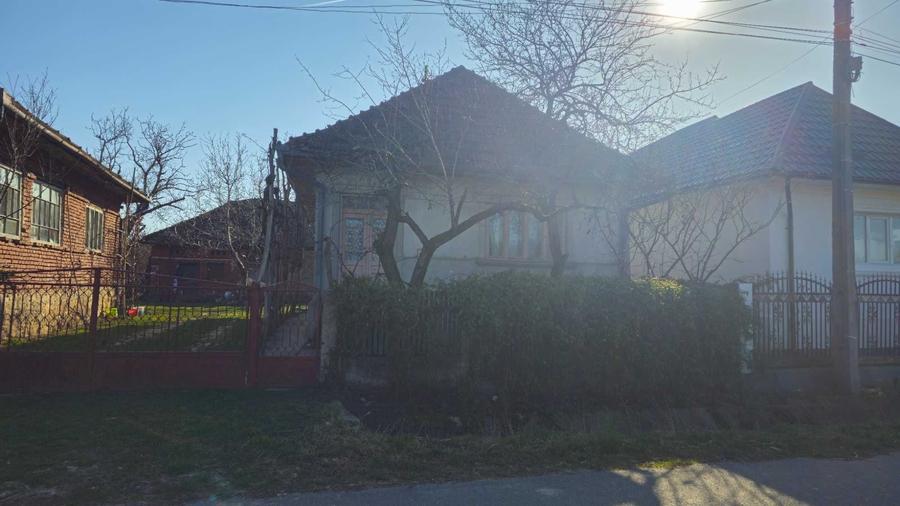 Casă cu 3 camere în Năpradea