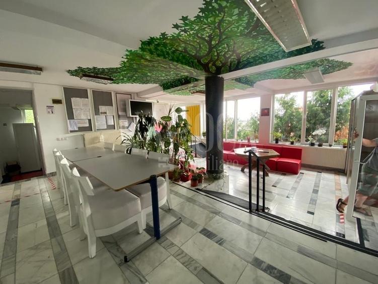 Casă individuală cu 10 camere cu Canalizare în Grigorescu
