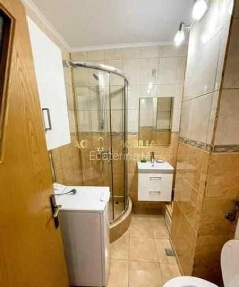 Apartament cu 2 camere decomandat, mobilat în Victoriei