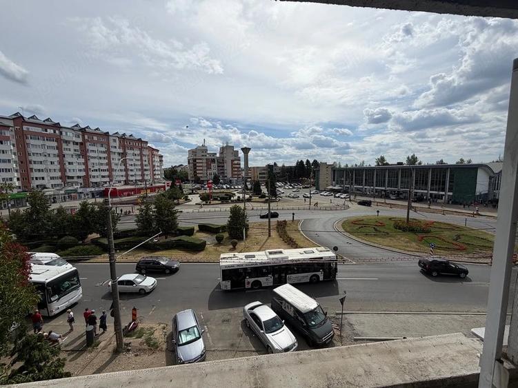 Apartament cu 2 camere decomandat în Traian