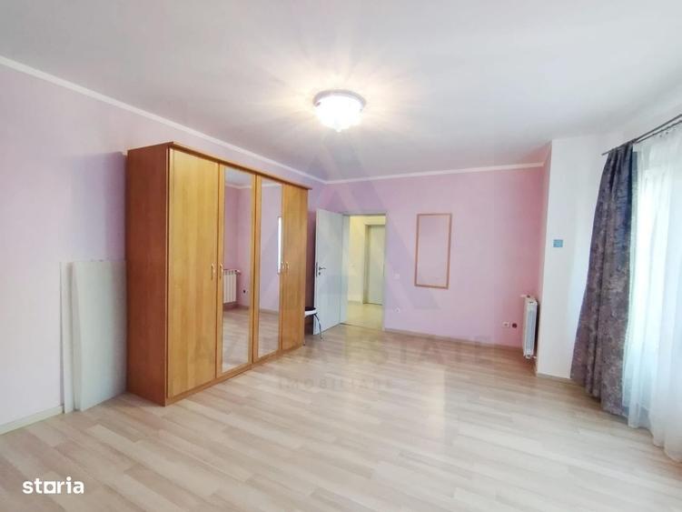 Casă cu 4 camere cu Teren 500 Mp în Central