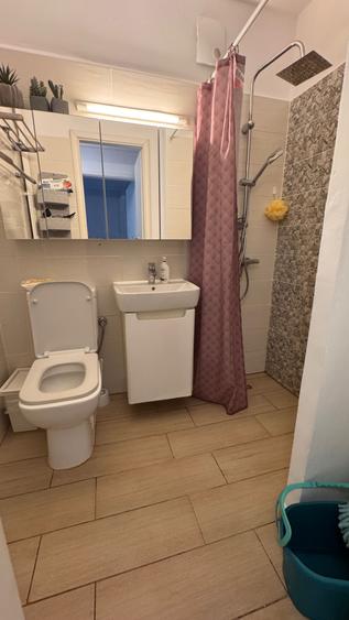 Apartament cu 3 camere decomandat în Drumul Taberei