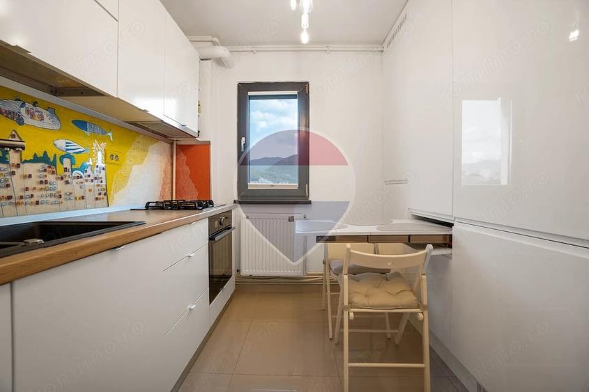 Apartament cu 3 camere semidecomandat în Gării