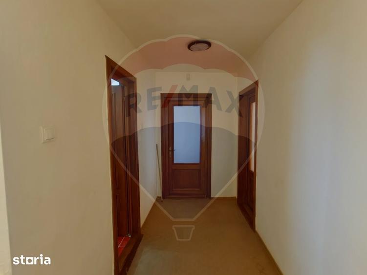 Casa / Vila cu 8 camere - 8
