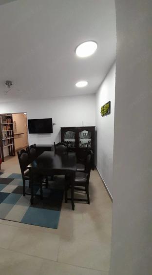 Apartament cu 4 camere semidecomandat în Central