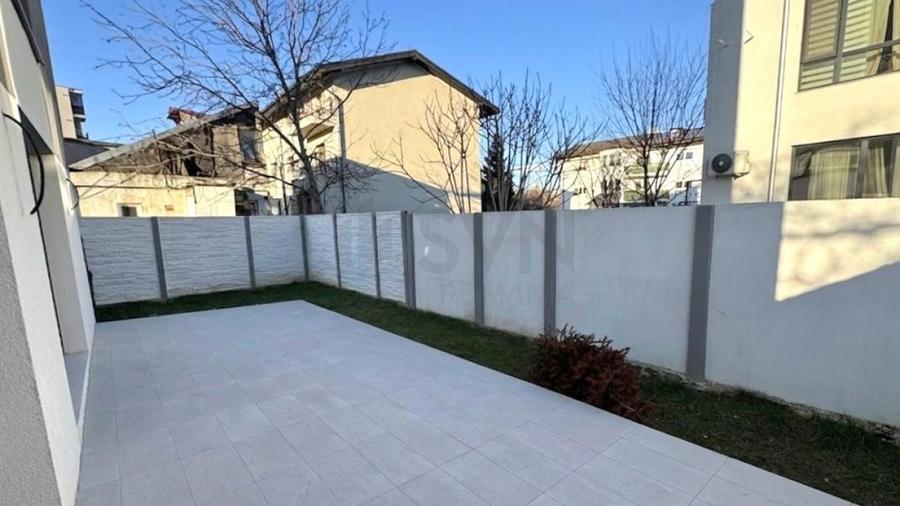 Apartament cu 3 camere decomandat în Aviației