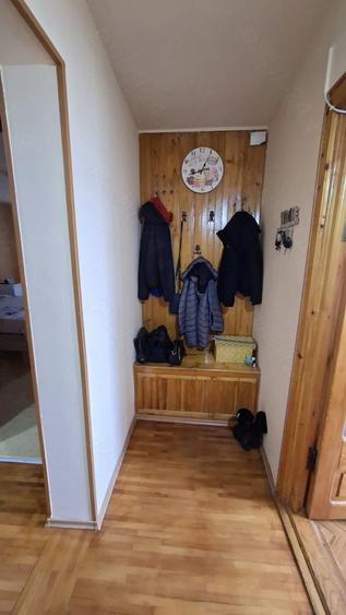 Apartament cu 3 camere decomandat în Micro 5