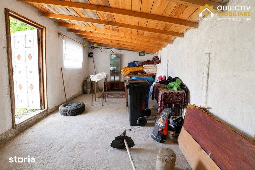 Casă cu 2 camere cu Teren 3477 Mp în Costișa