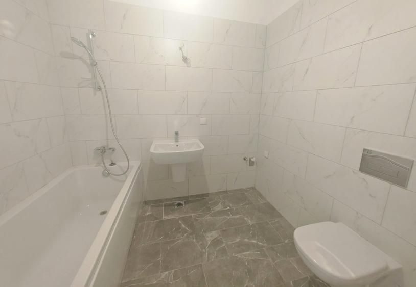 Apartament cu 3 camere decomandat în Boreal
