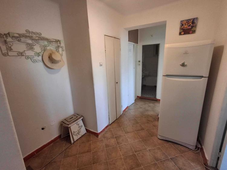 Apartament cu 2 camere decomandat în Gruia