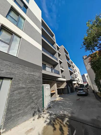 Apartament cu 3 camere decomandat în Eminescu
