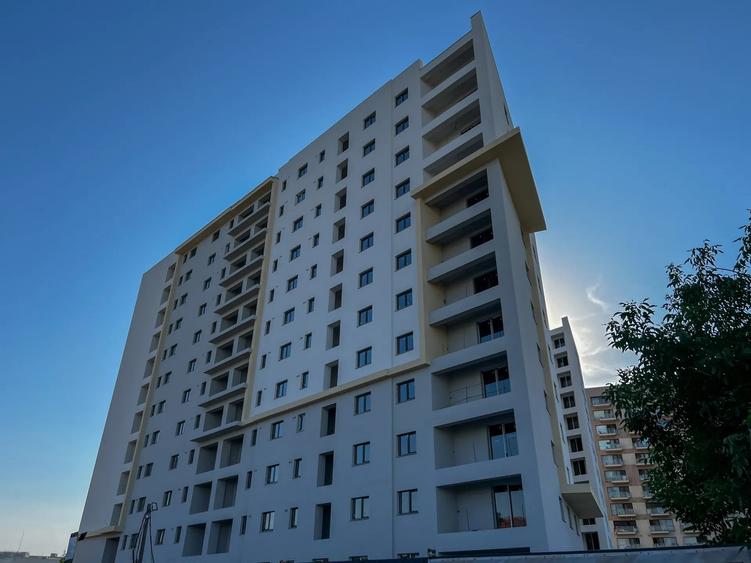 Garsonieră decomandată în Titan