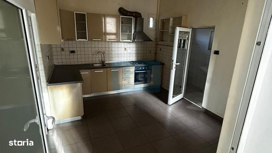 Casă cu 4 camere în Ultracentral