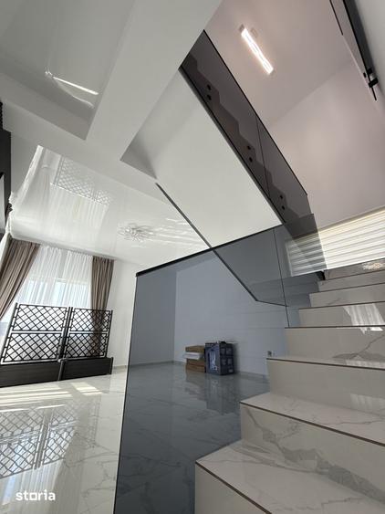 Casă cu 5 camere cu Teren 250 Mp în Central