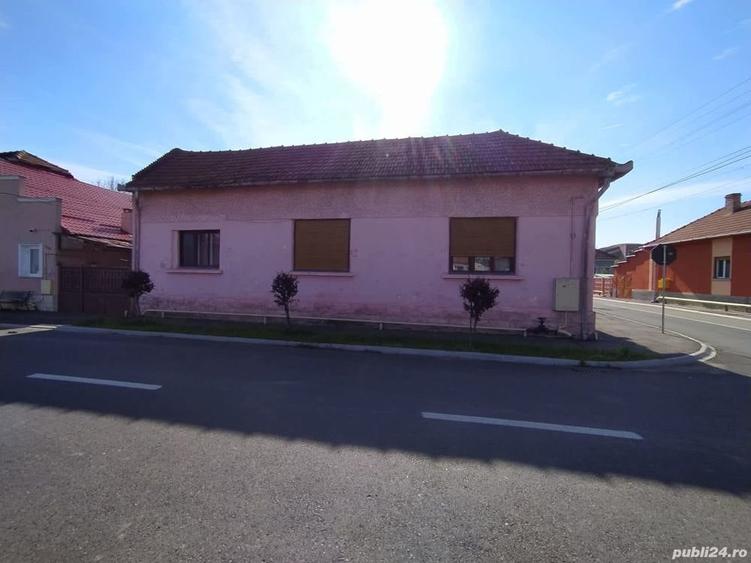 Casă cu 3 camere cu Teren 655 Mp în Central