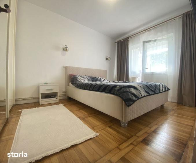 Apartament cu 3 camere decomandat în Micro 11