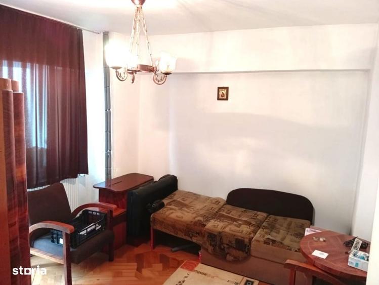 Apartament cu 4 camere decomandat în Micălaca