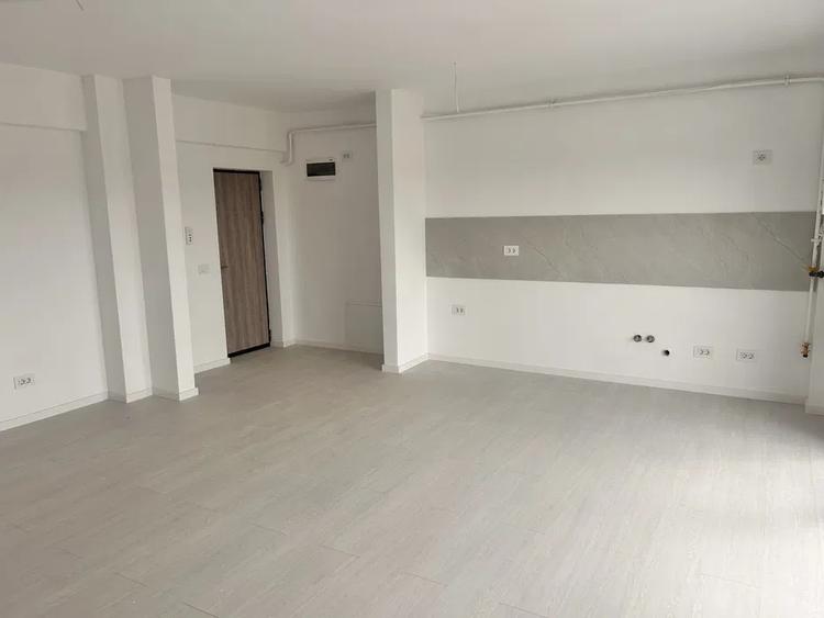 Apartament cu 2 camere semidecomandat în Sud