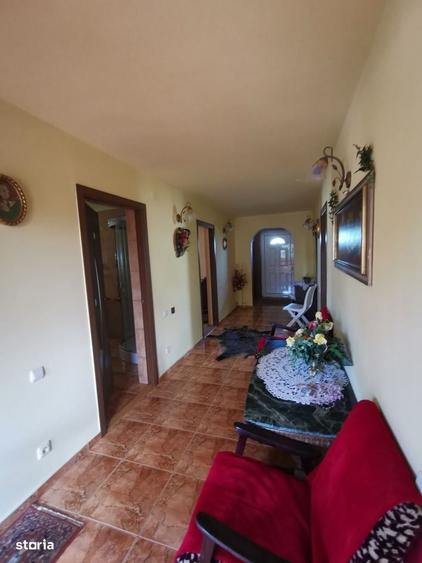 Casă cu 4 camere în Valea Călugărească