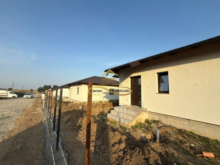 Casă individuală cu 4 camere cu Canalizare în Măgura