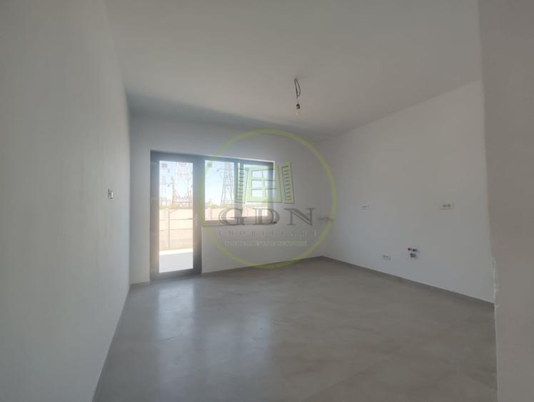 Casă individuală cu 5 camere cu Canalizare în Preajba