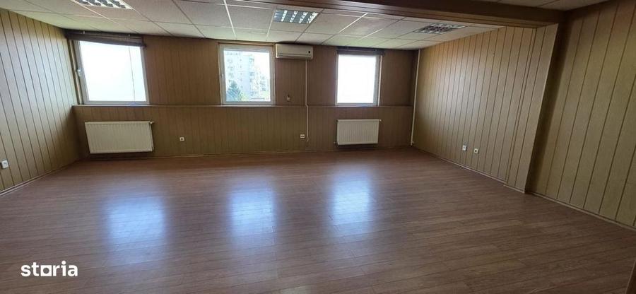 Spațiu comercial, de 300 mp, în Sebastian