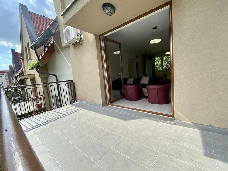 Apartament cu 5 camere semidecomandat, mobilat în Andrei Mureșanu