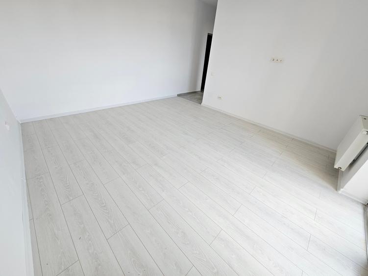 Apartament cu 2 camere decomandat în Haliu